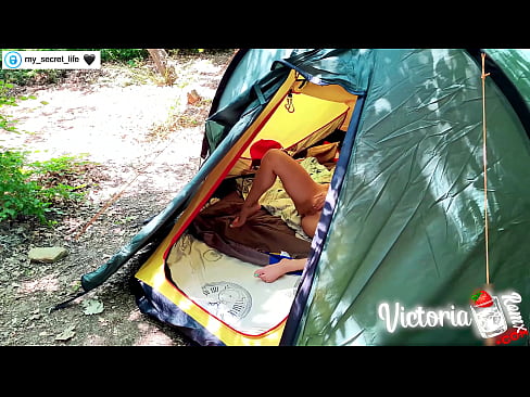 ❤️ Nakuha sa camera Madamdaming haltak off Stranger in a tent Porn video sa amin ❌❤