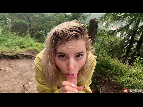 ❤️ Batang babae swallows cum pagkatapos ng isang pampublikong blowjob - Eva Elfi Porn video sa amin ❌❤